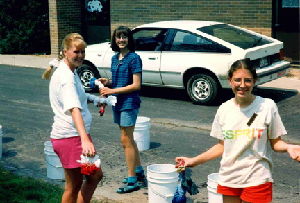 1995 SRP Reading Is Tremendous Tie-Dyeing staff and volunteers