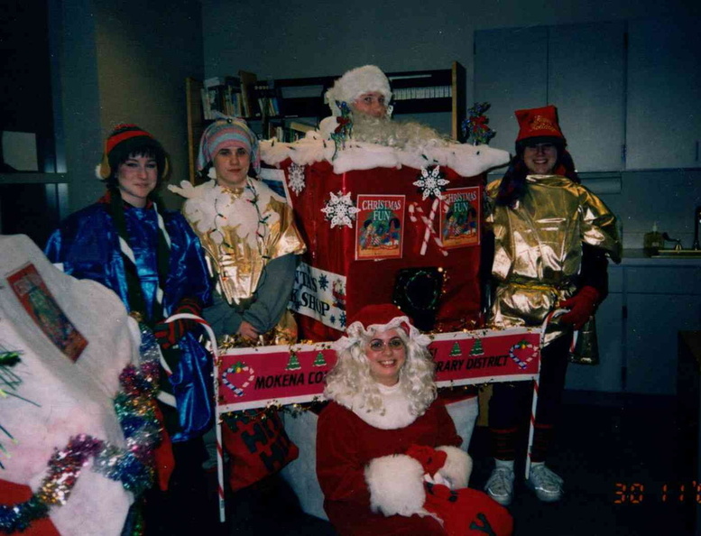 2002 Christmas Parade preparations (2)