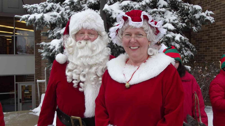 Mr and Mrs Claus.JPG